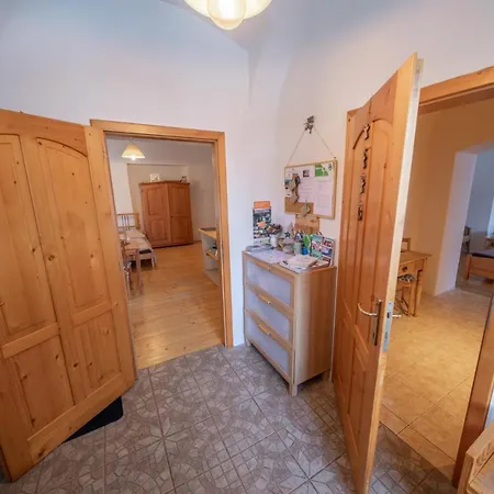 Ve Mlyne Apartment *