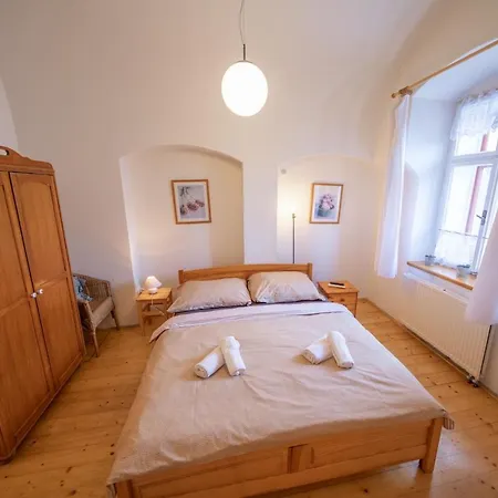 Ve Mlyne Apartment
