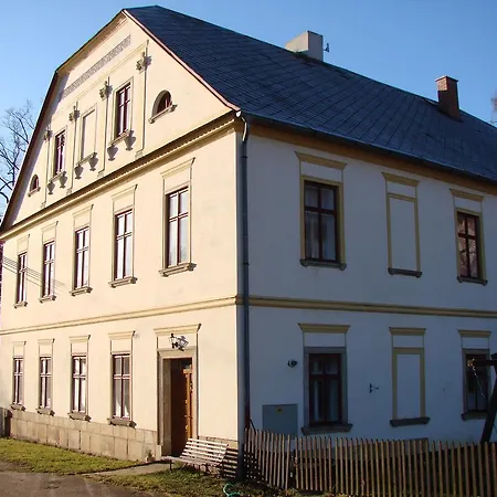 Ve Mlyne Apartment
